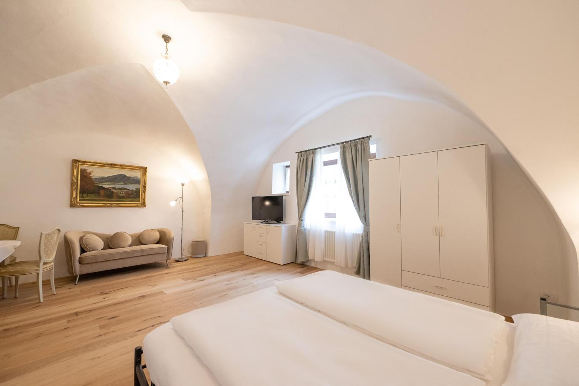 Apartments Schloss Paschbach Appiano Sulla Strada Del Vino Dış mekan fotoğraf