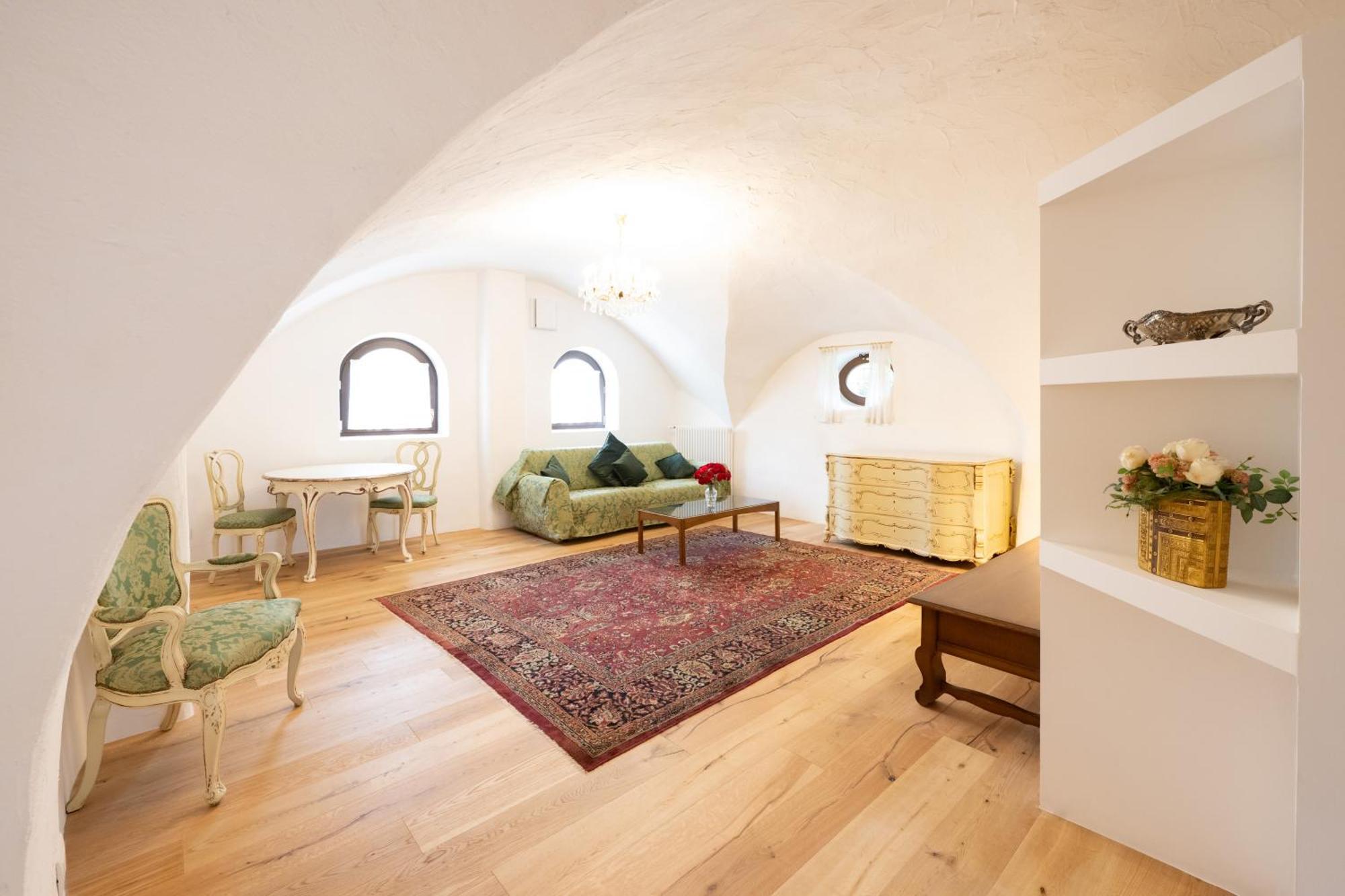 Apartments Schloss Paschbach Appiano Sulla Strada Del Vino Dış mekan fotoğraf