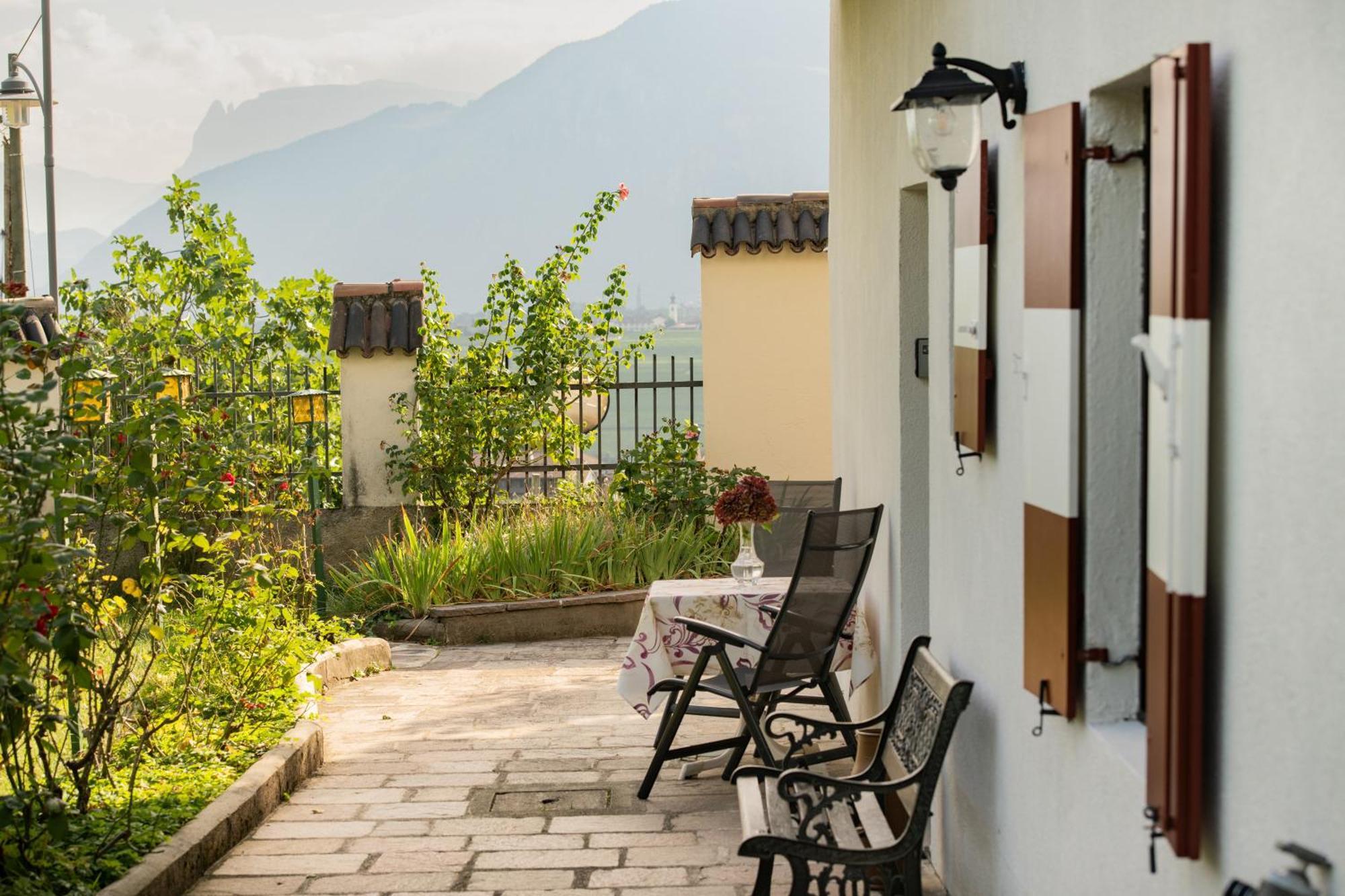 Apartments Schloss Paschbach Appiano Sulla Strada Del Vino Dış mekan fotoğraf