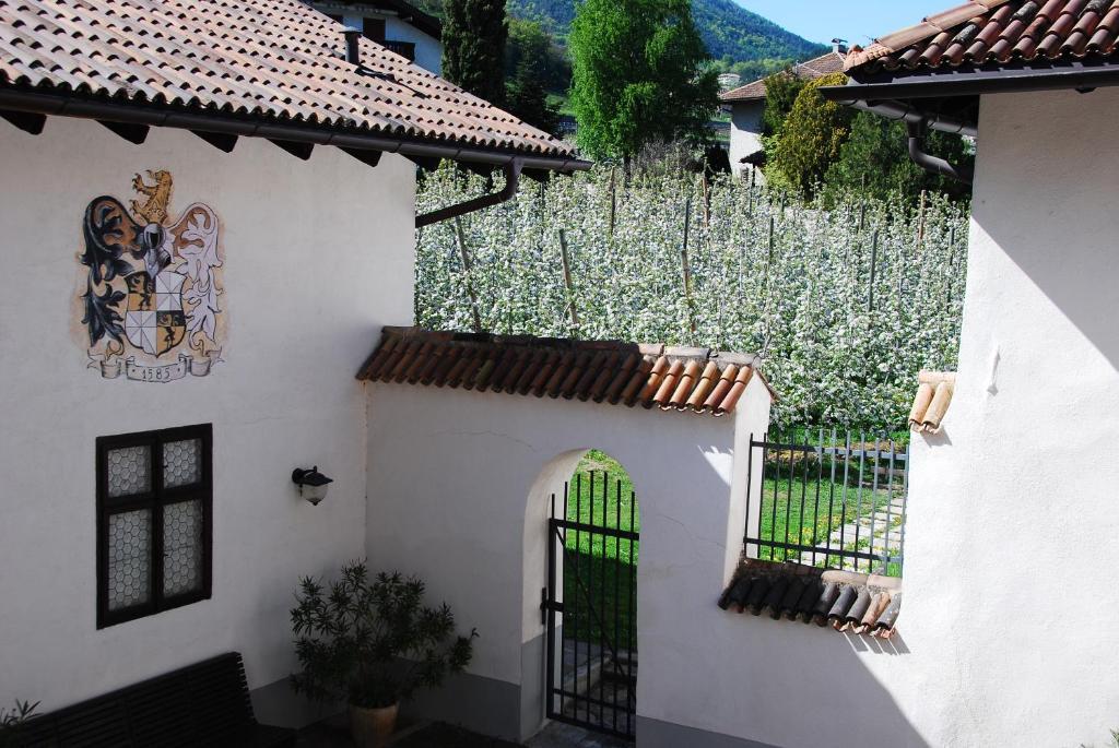 Apartments Schloss Paschbach Appiano Sulla Strada Del Vino Dış mekan fotoğraf