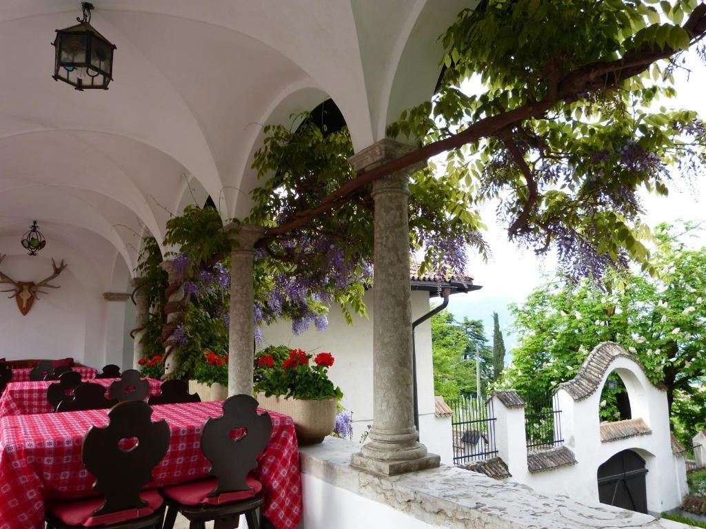 Apartments Schloss Paschbach Appiano Sulla Strada Del Vino Dış mekan fotoğraf