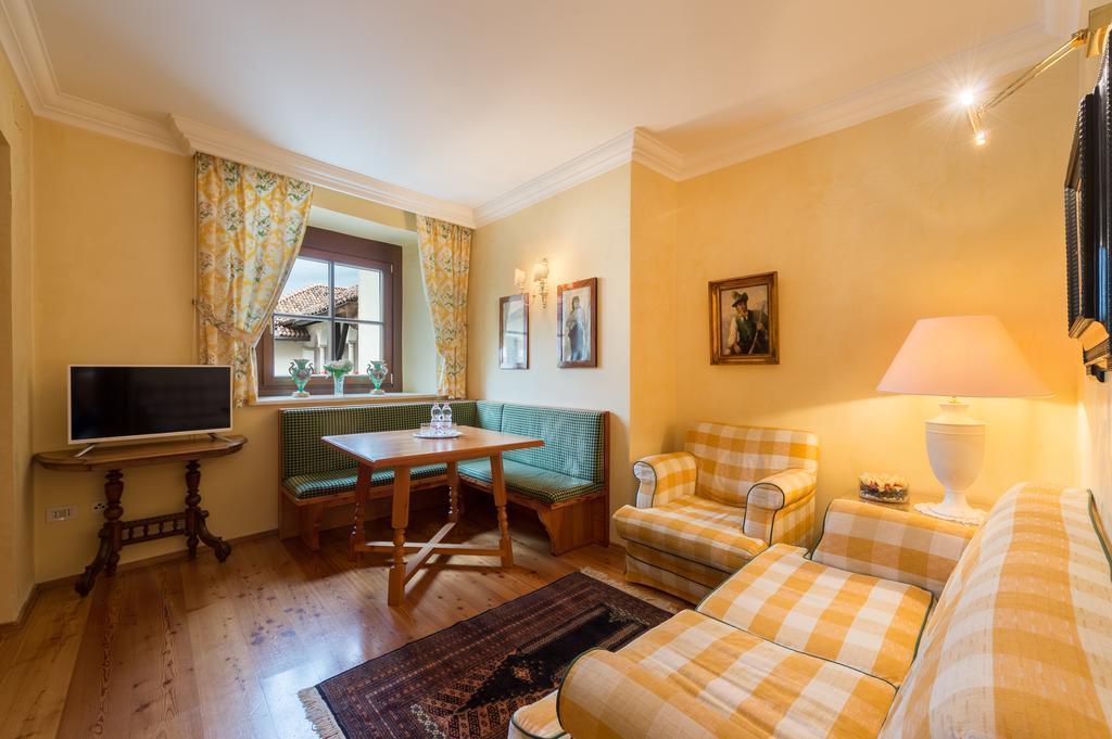 Apartments Schloss Paschbach Appiano Sulla Strada Del Vino Dış mekan fotoğraf